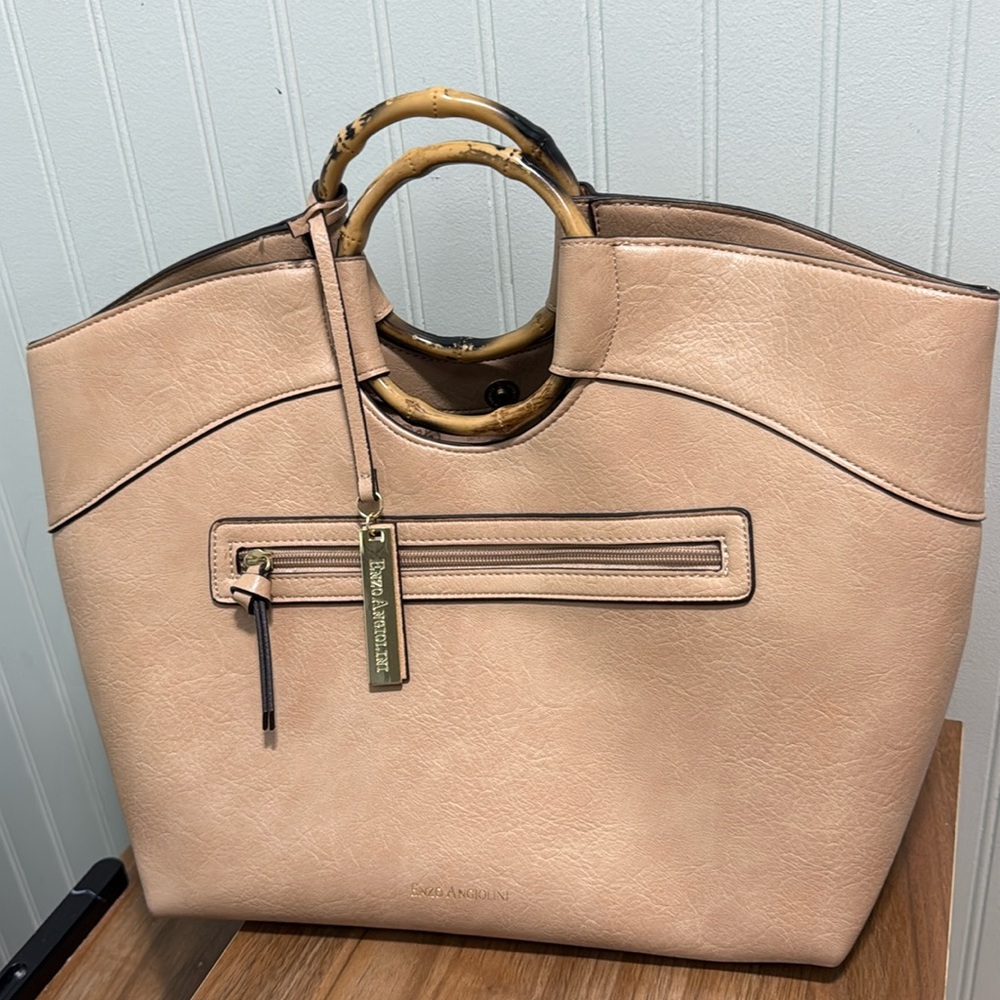 Enzo Angiolini bag.